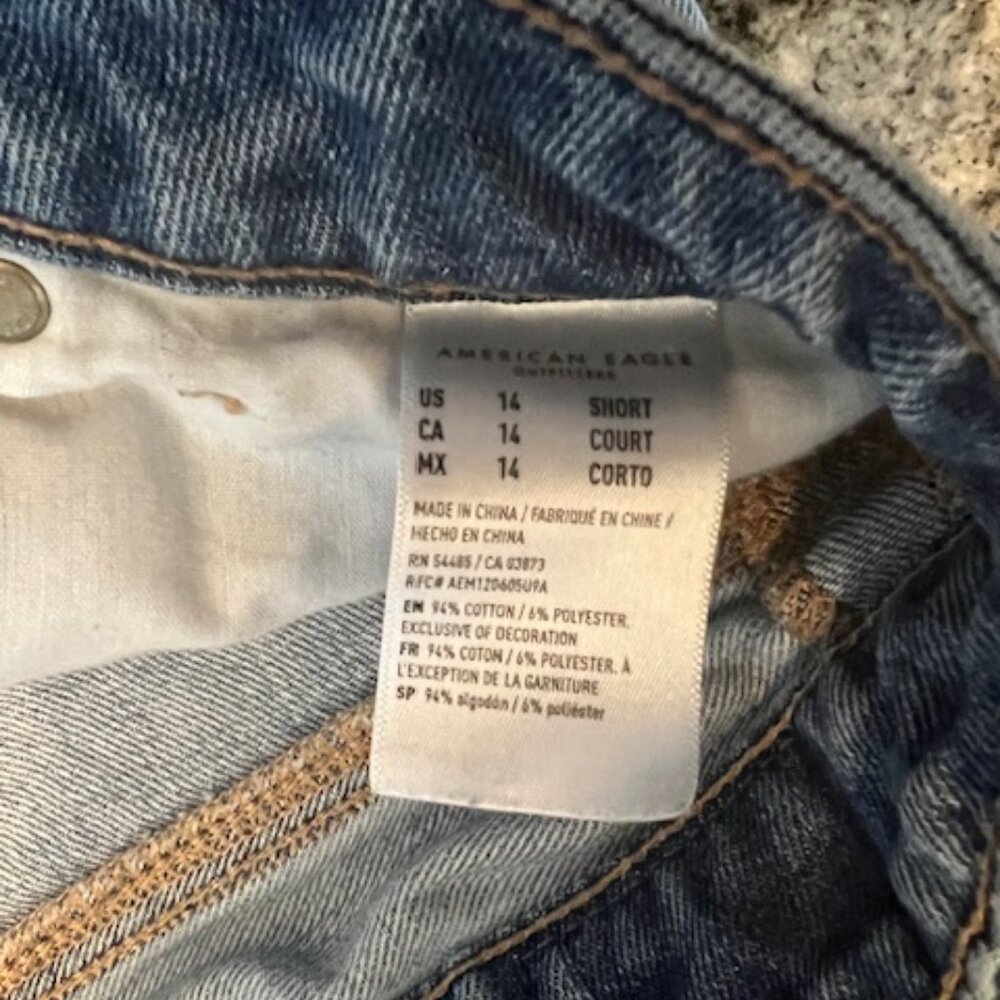 American Eagle Outfitters ripped mom jeans high waist straight leg - Picture 8 of 12